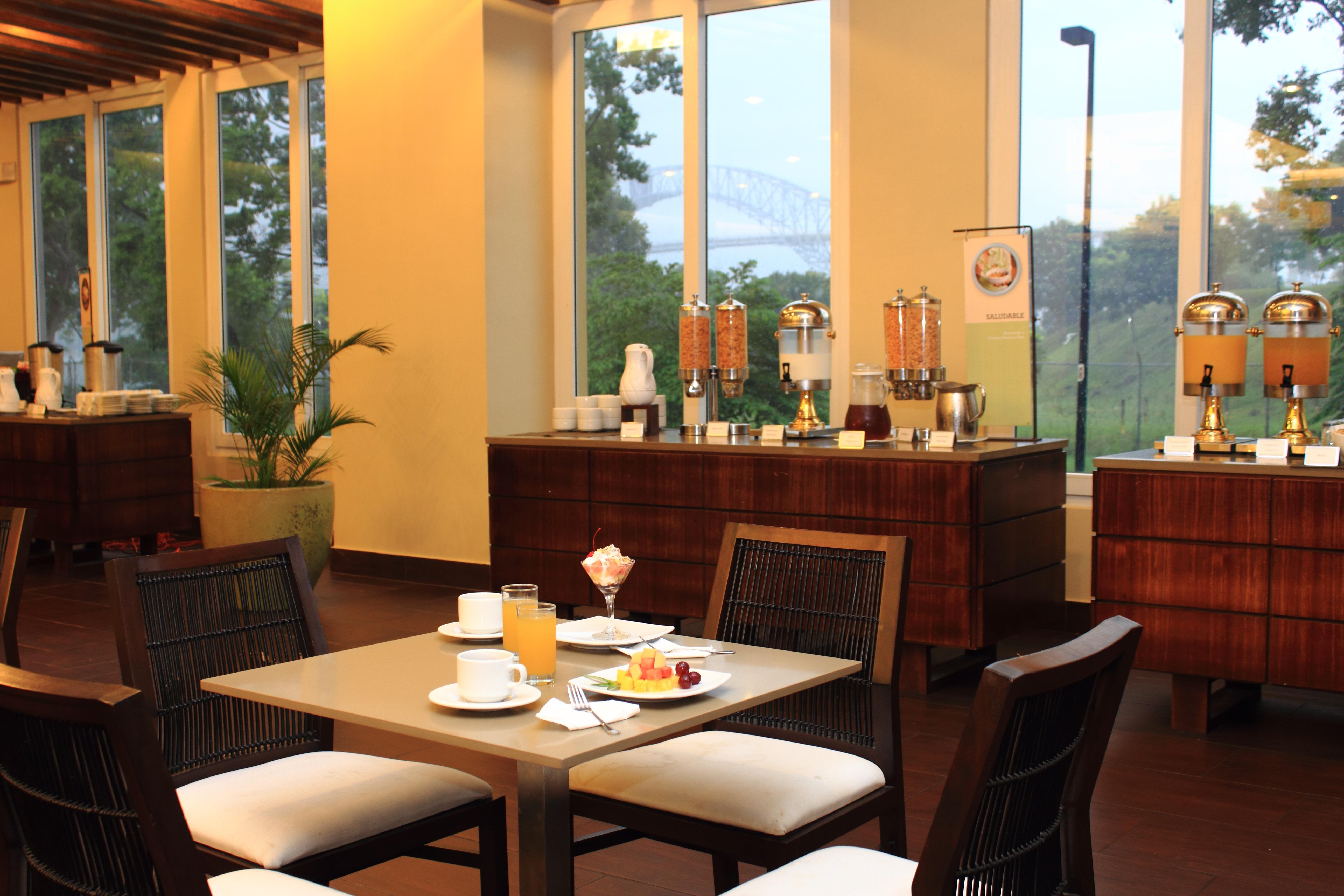Hotel Radisson Canal Panama Stadt
