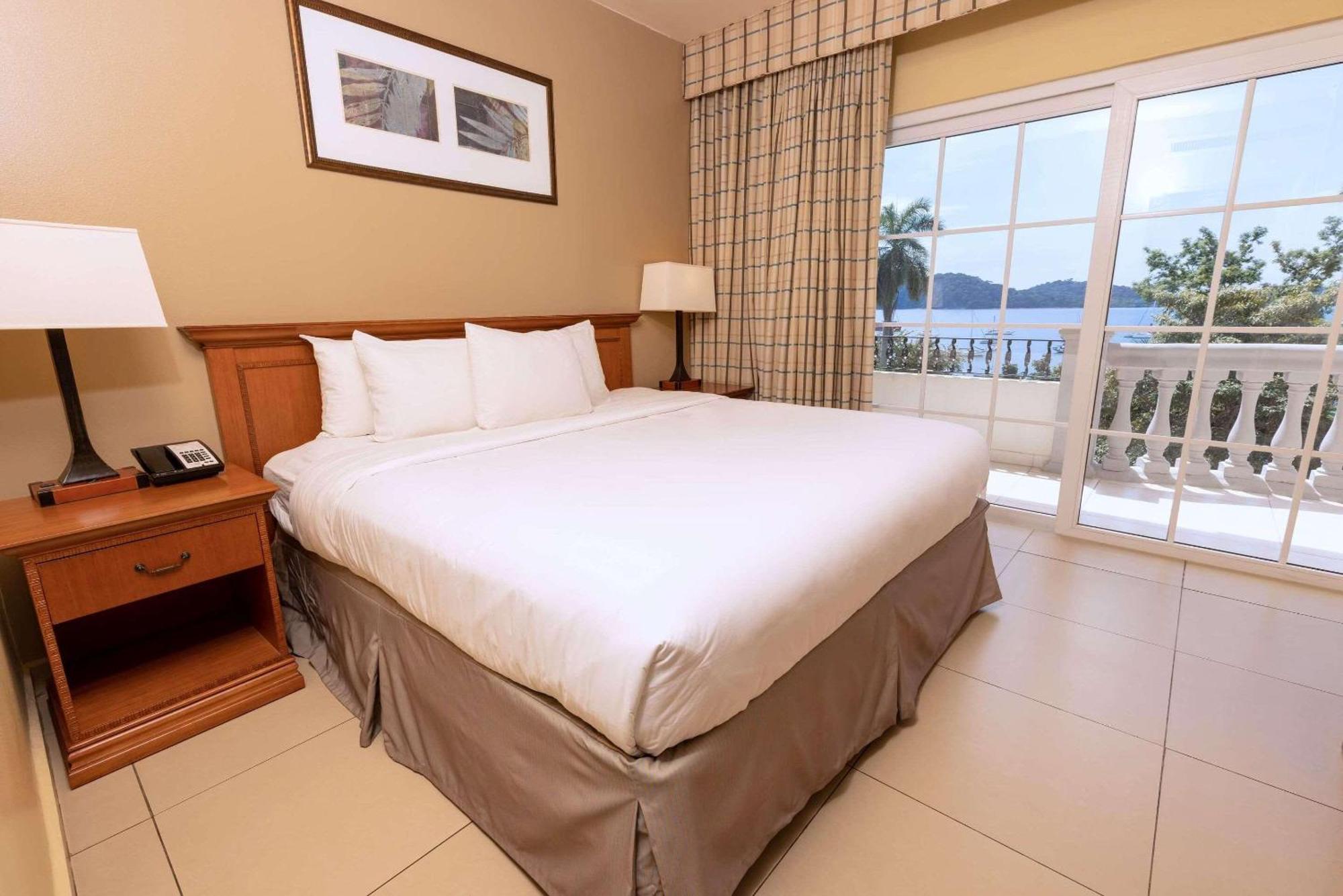 Hotel Radisson Canal Panama Stadt